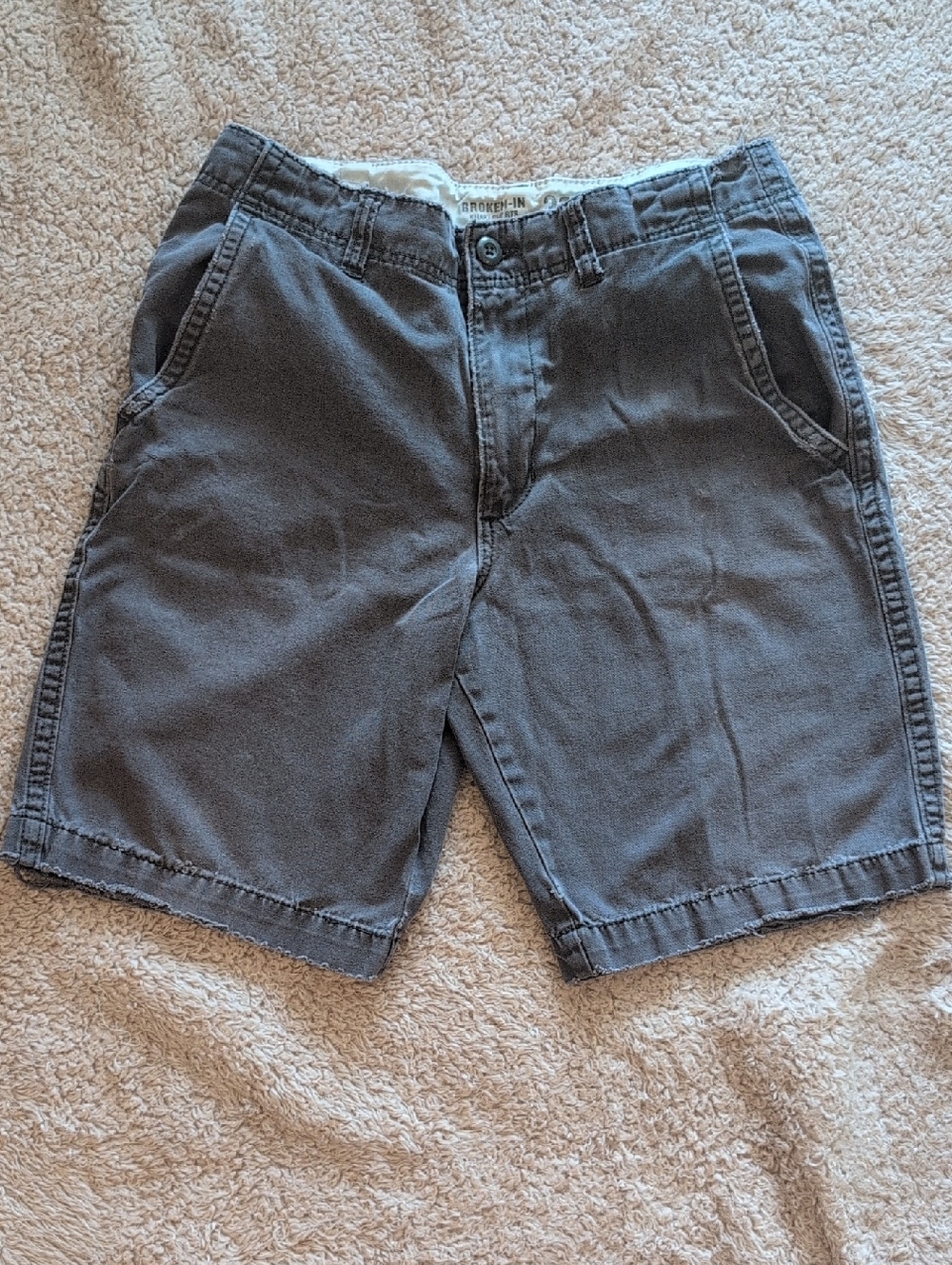 Old Navy Broke-In Khaki Shorts - Gray Size 30